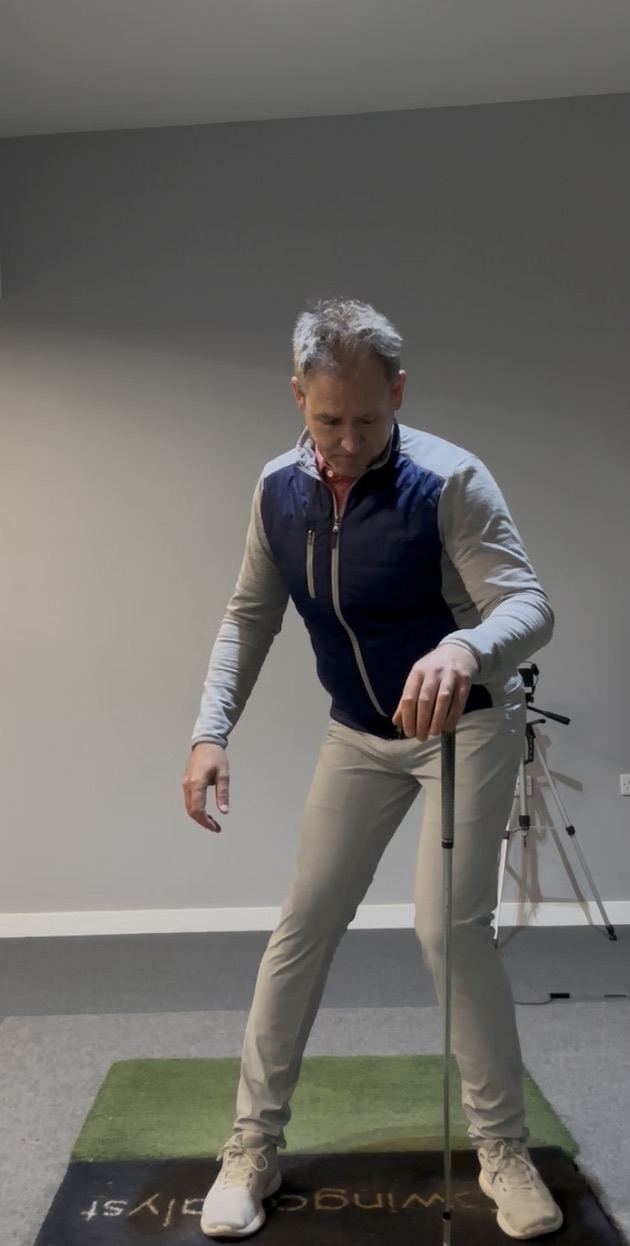 Lead knee internal rotation setup during transition